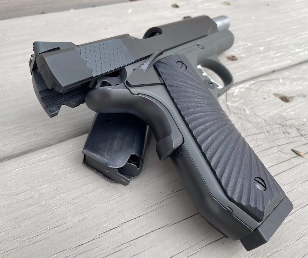 Tisas 1911 Stingray Carry bobtail grip